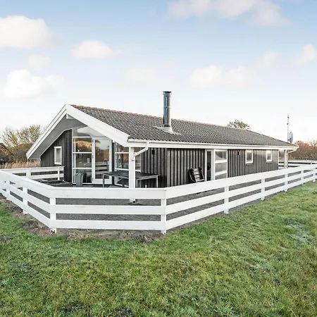 Holiday home Lovely In Romo With Kitchen Bolilmark