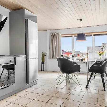 Holiday home Lovely In Romo With Kitchen Bolilmark