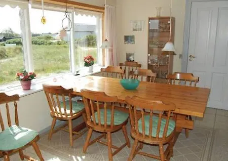 Lovely In Romo With Kitchen Bolilmark